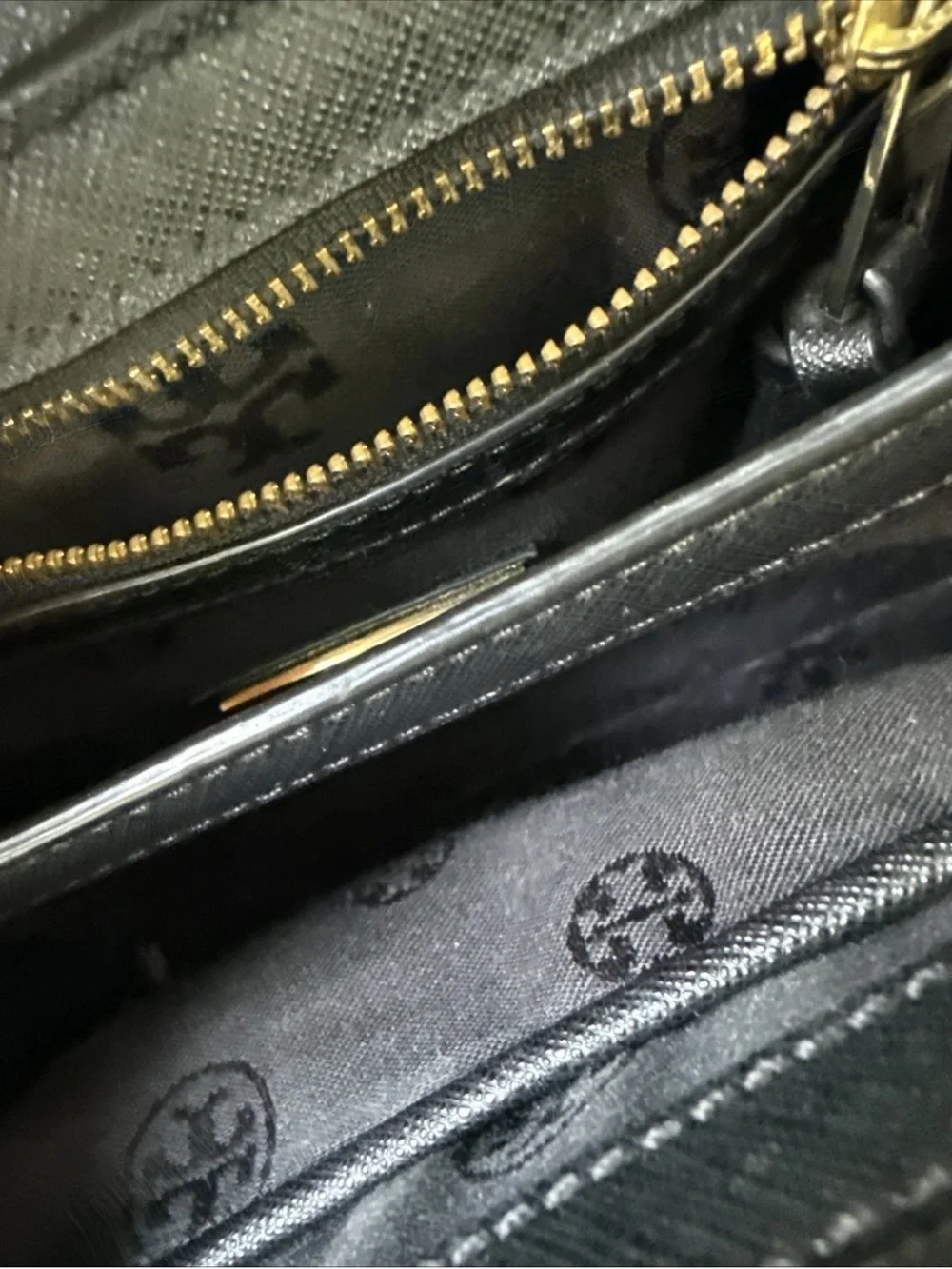Tory Burch Emerson Envelope Adjustable Shoulder in Black Bag Purse Shoulder Bag